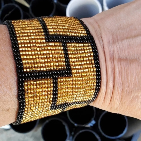 Handmade Beaded Bracelet‎ NWOT - Picture 1 of 4